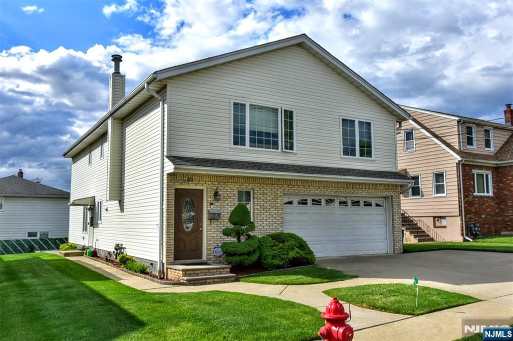 31 Leo Place - Photo 1