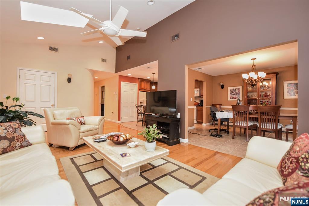 31 Leo Place — photo 11