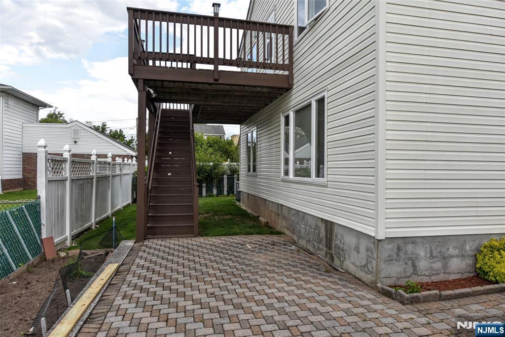 31 Leo Place — photo 26