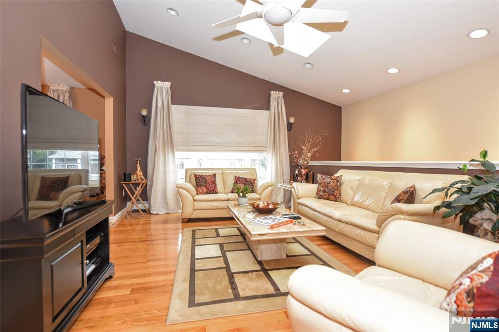 31 Leo Place — photo 9