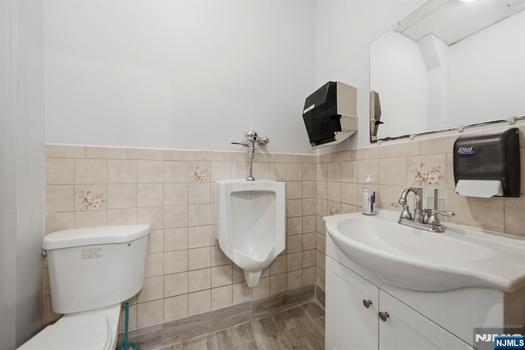 267 Walker Street — photo 16