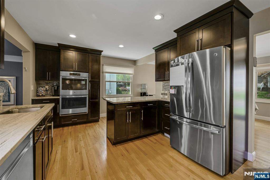 917 E Lawn Drive, Teaneck, NJ 07666 Listing Photo  4