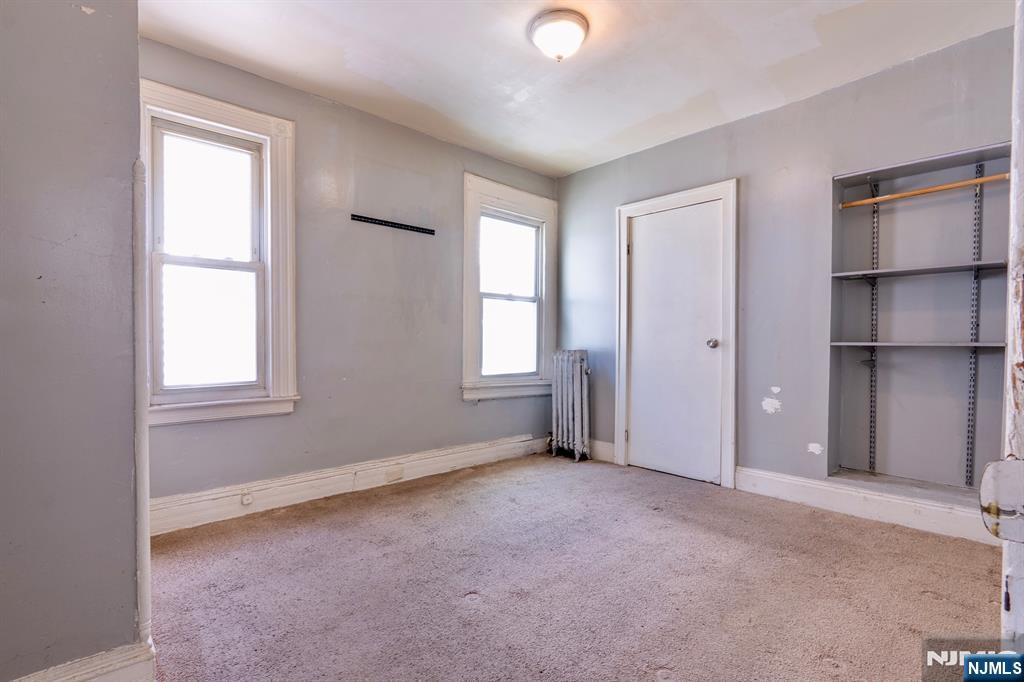 144 Steuben - Photo 2