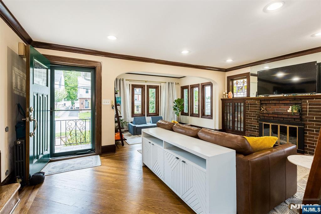 24 Fairmount Terrace