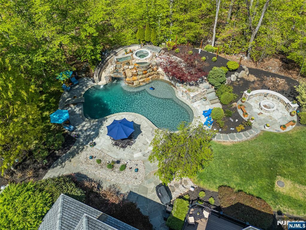 5 Julia Court — photo 3