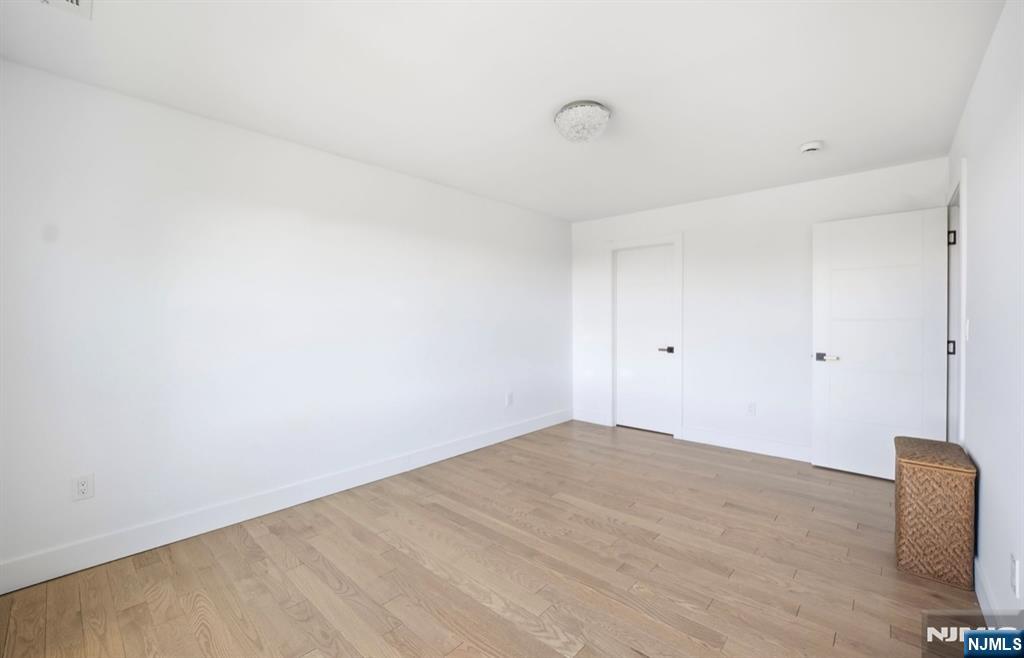 25 Mayfair Place, Clifton, NJ 07013 Listing Photo  23