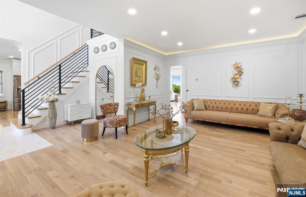 25 Mayfair Place, Clifton, NJ 07013 Listing Photo  5