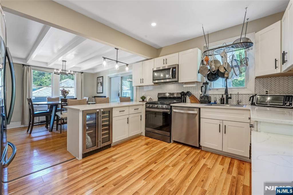 776 Maple Avenue - Photo 3