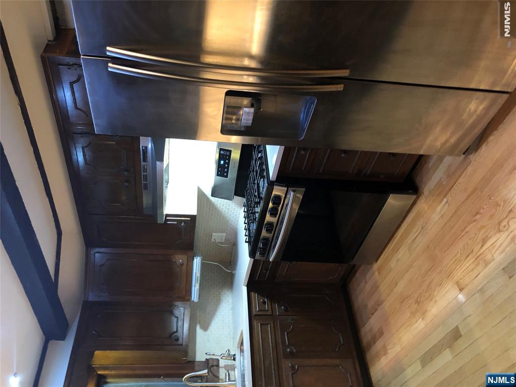 474 Grove Street - Photo 3