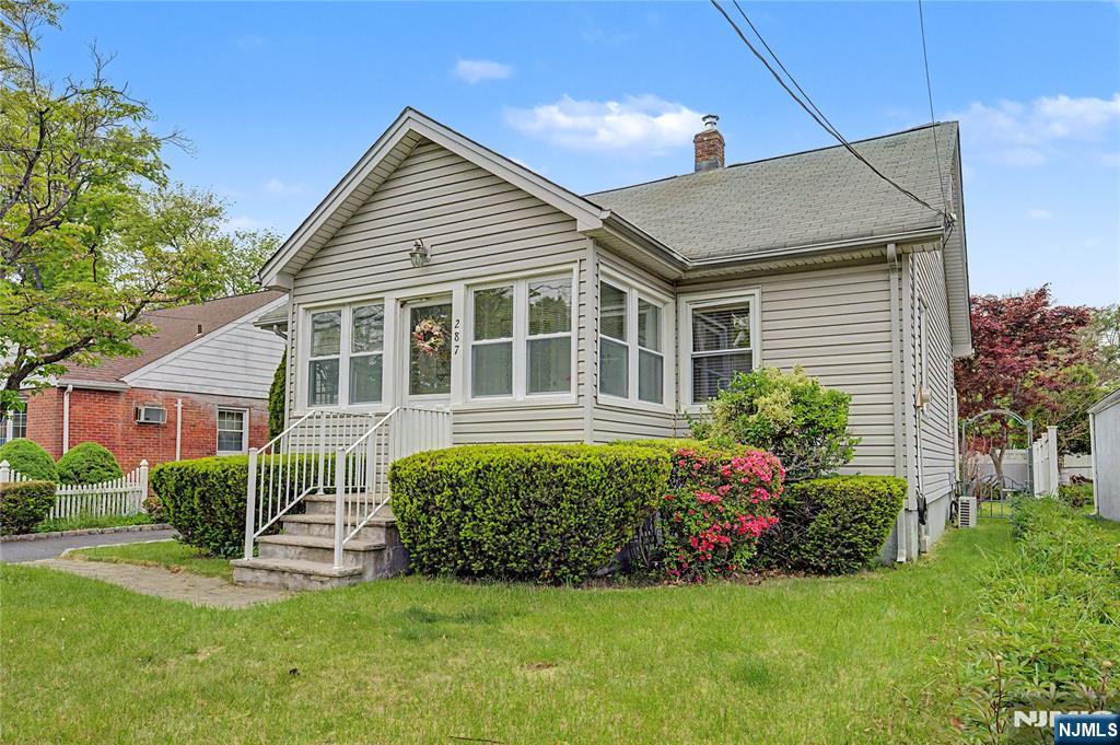 <p>Listings That Reflect Our Standards</p>