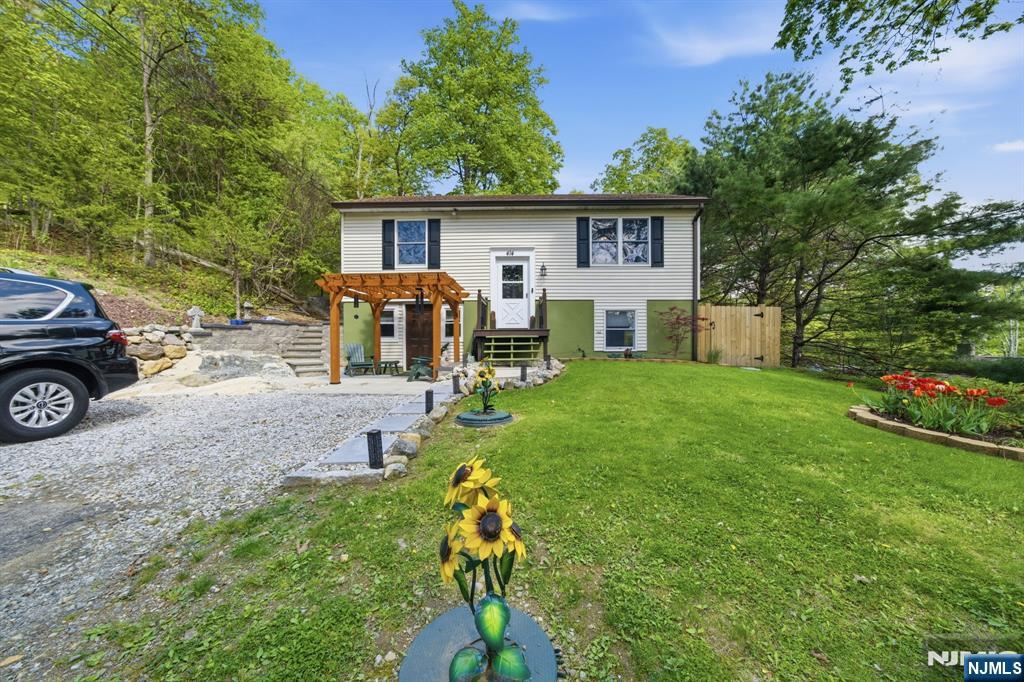 414 Macopin Road - Photo 3