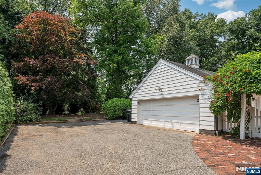 110 Ackerman Avenue — photo 27
