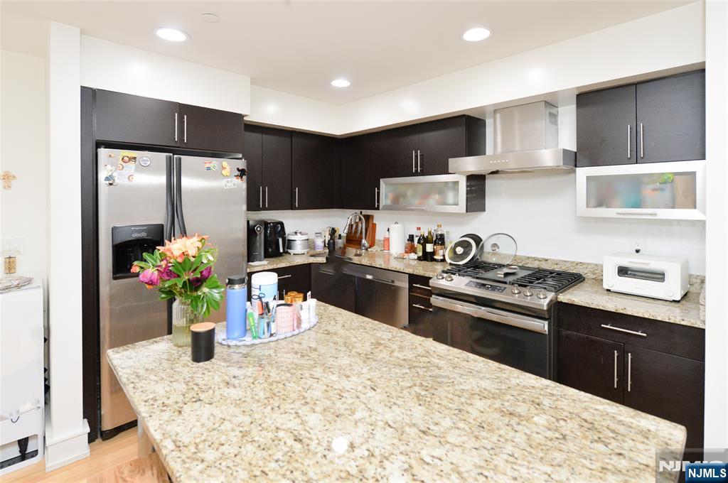 310 Cliff Lane 3F - Photo 4