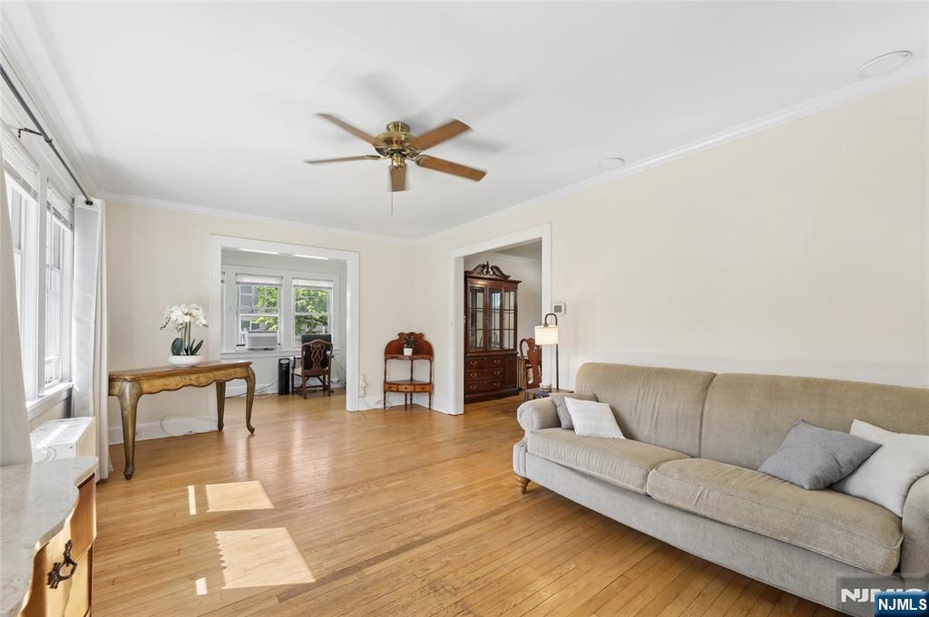 142 Kensington Avenue - Photo 3