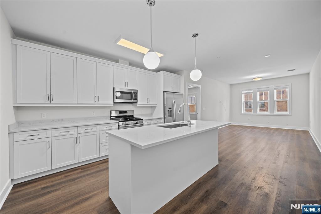 313 Woodland Place 104 - Photo 4