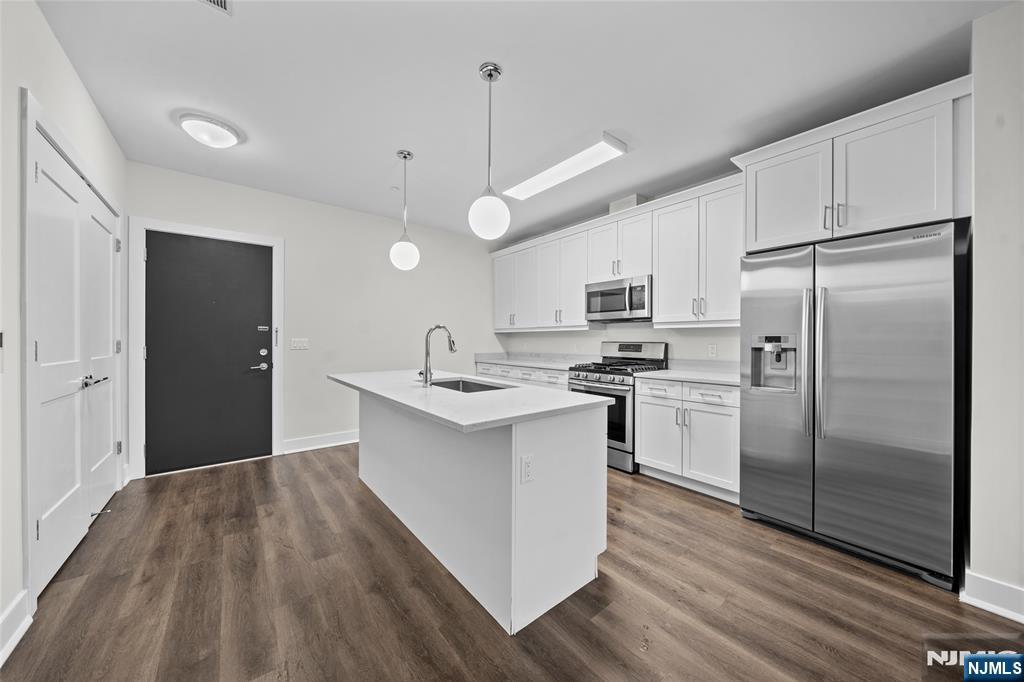 313 Woodland Place 104 - Photo 5