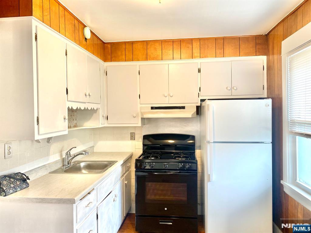 264 4th Street - Photo 4
