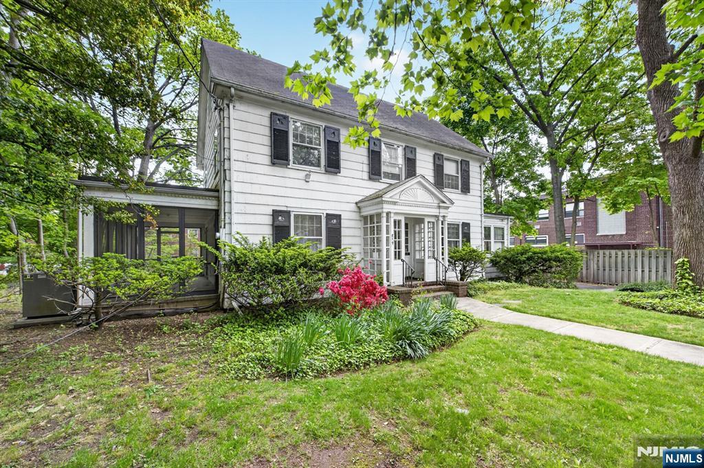 Homes for sale in Elizabeth, NJ | 817-823 Roanoke Ave, Elizabeth, NJ 07208 | MLS# 26017204