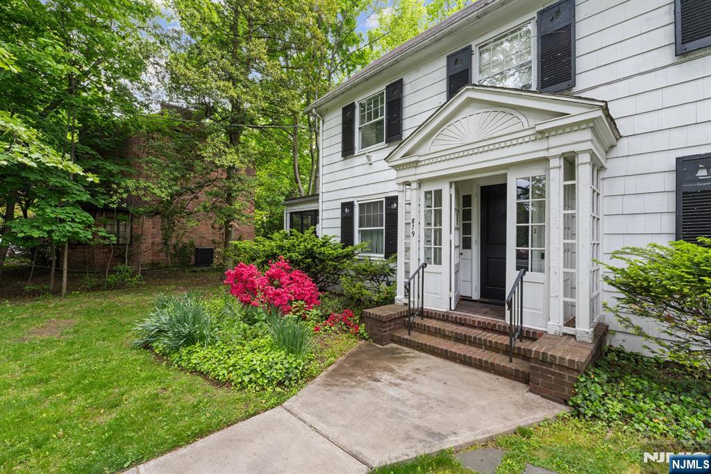 Homes for sale in Elizabeth, NJ | 817-823 Roanoke Ave, Elizabeth, NJ 07208 | MLS# 26017204