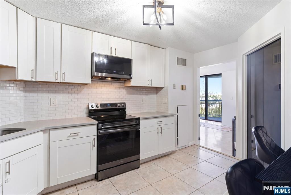 831 Harmon Cove Tower - Photo 4