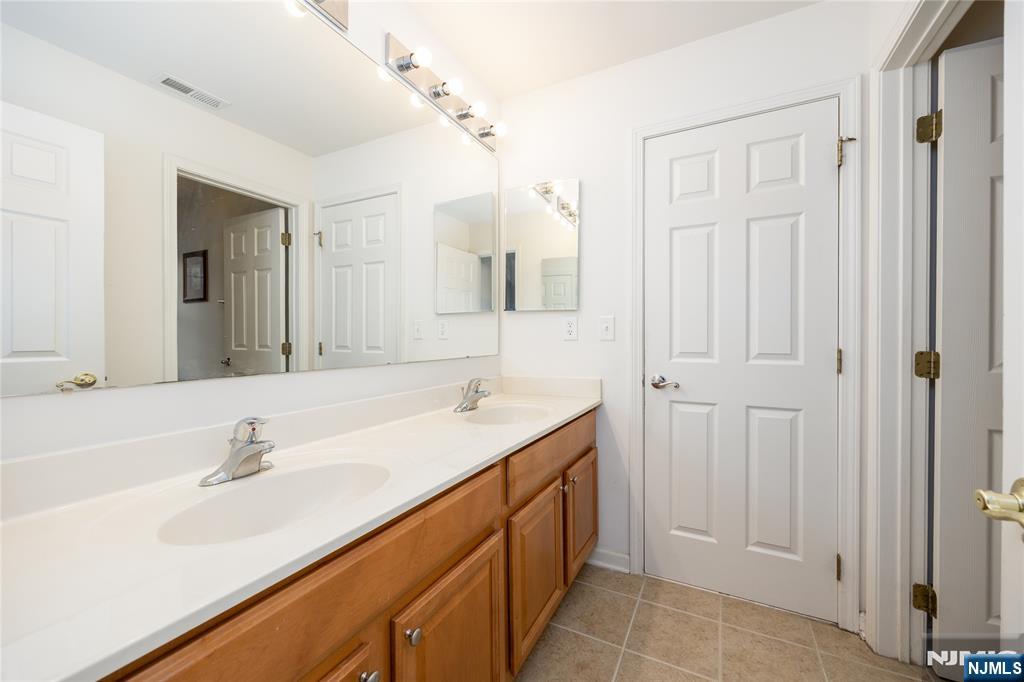 8 Overlook Drive — photo 37