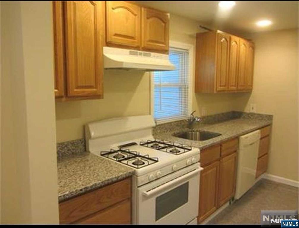 421 Riverside Drive - Photo 2