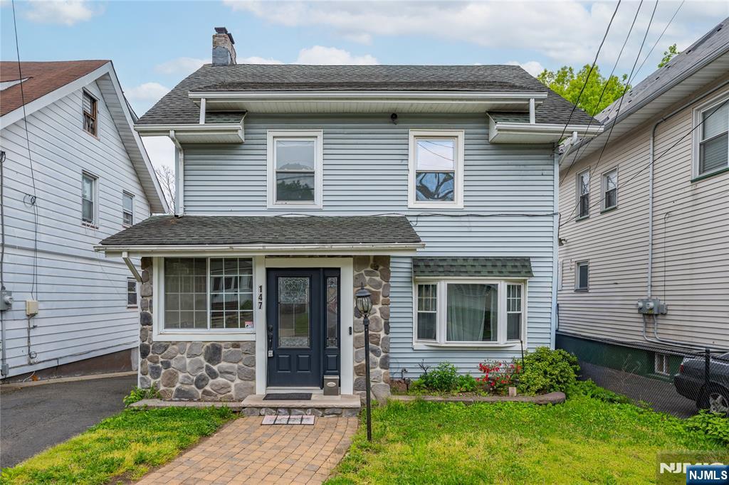 147 Clinton Avenue - Photo 2