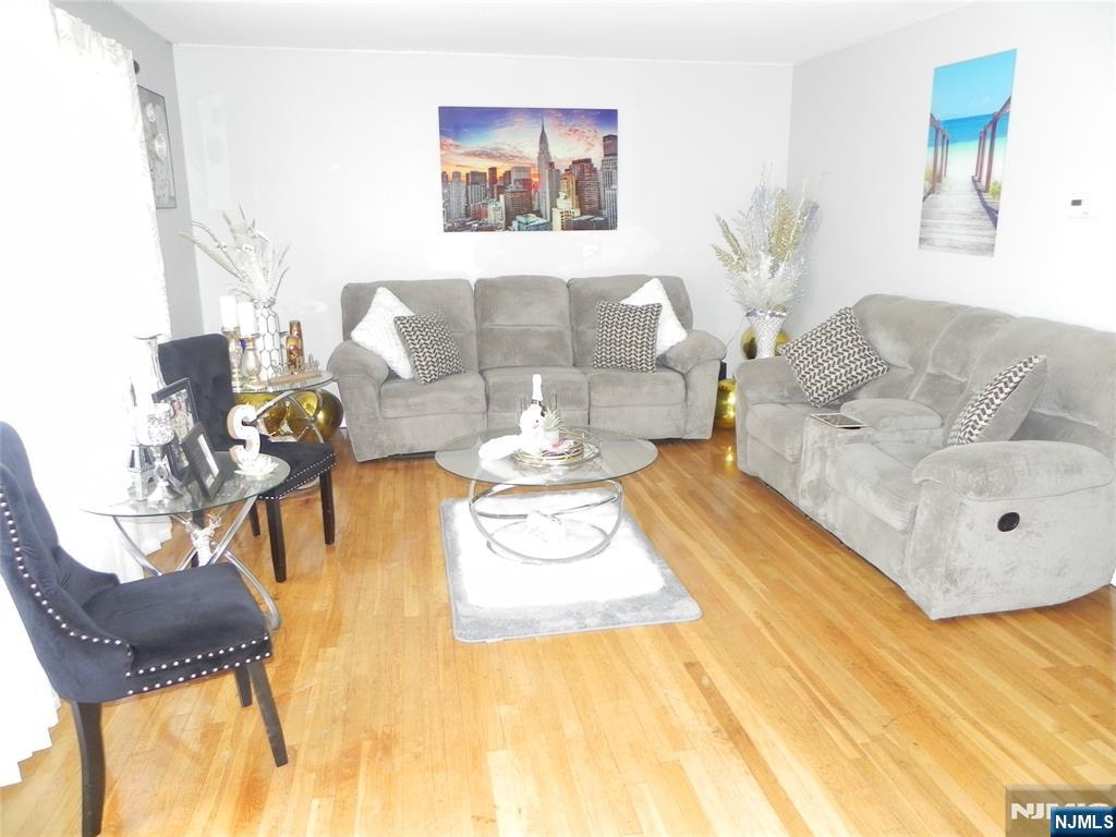 26 Marshall Ave, Little Ferry, NJ 07643