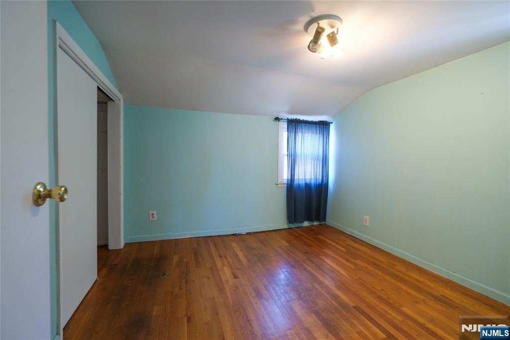 32 Phelps Avenue