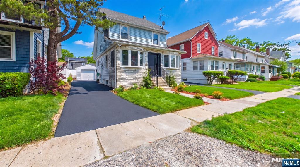 71 Leslie Street - Photo 2