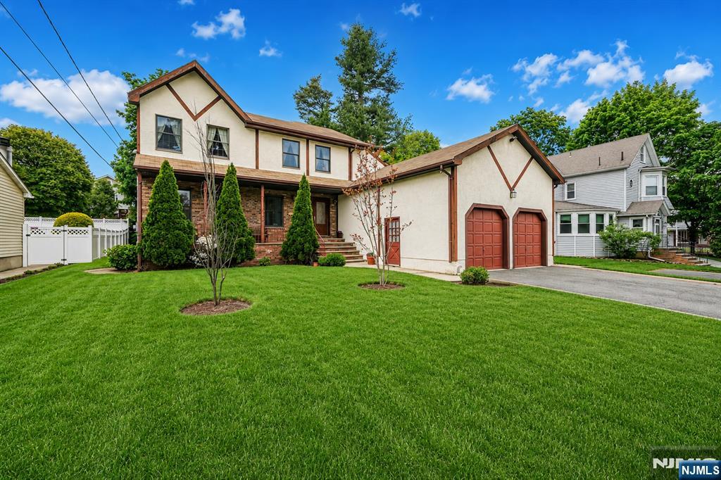 621 Bloomfield Avenue - Photo 2