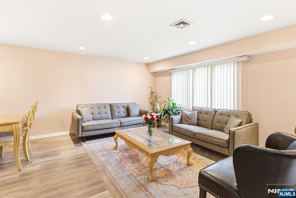 26 Cornell Street - Photo 2