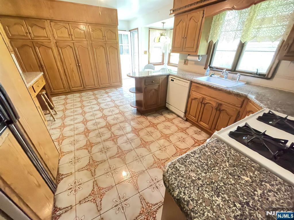 1027 Westwood Avenue — photo 18