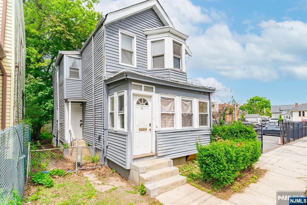 11 Sunset Avenue - Photo 1