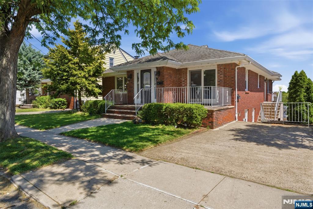 48 Burns Avenue 2 - Photo 2