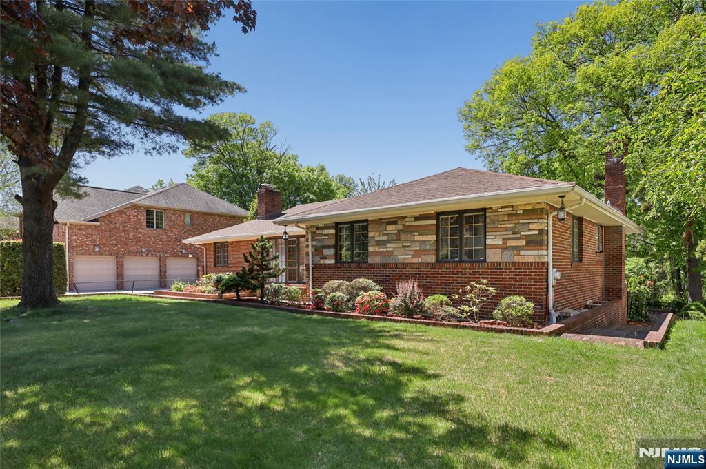12 Beverly Road, Englewood Cliffs, NJ 07632 Listing Photo  30