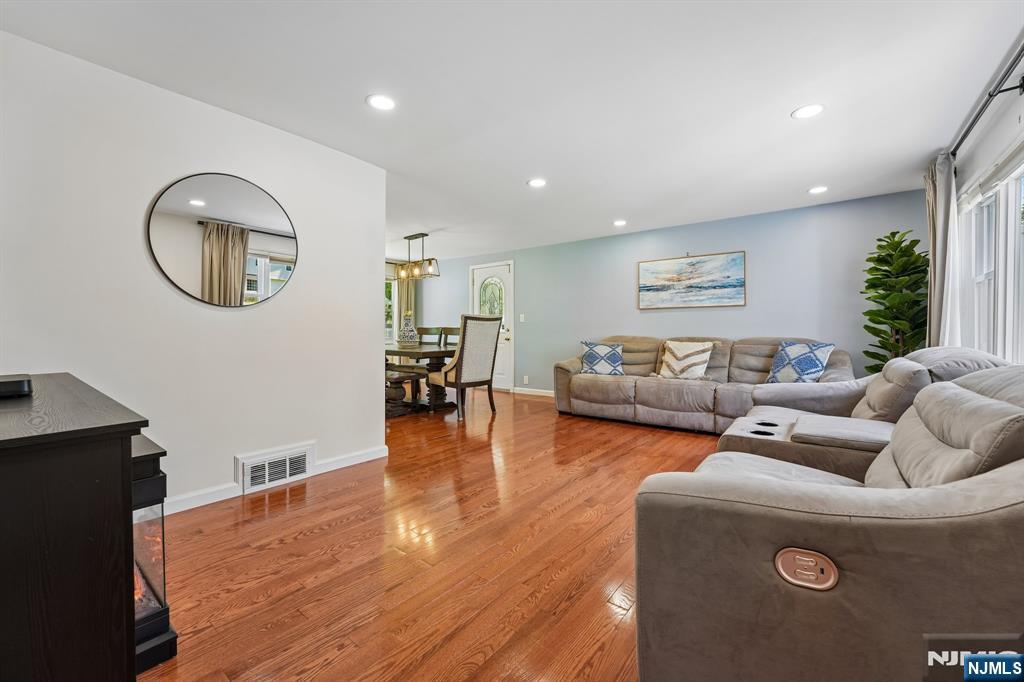 3rd image of 21 Howard Pl, Waldwick, NJ 07463 | MLS# 26017303