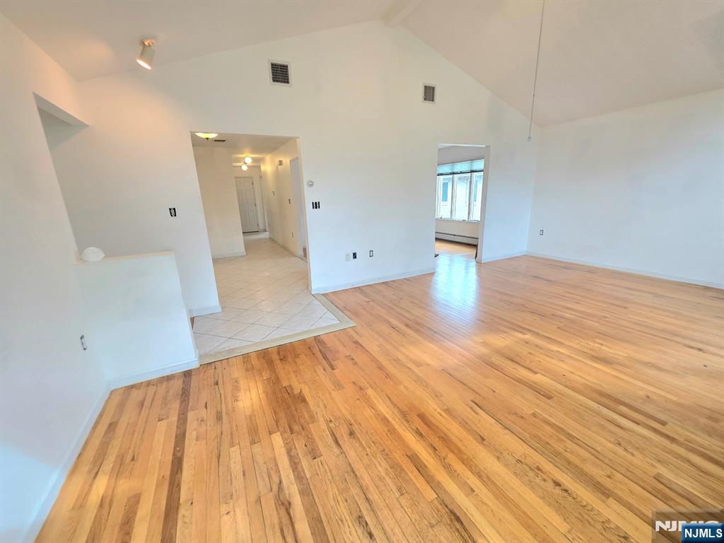 560 Studio Road 2nd floor - Photo 4