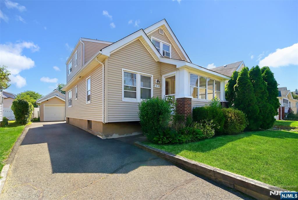 12-19 Rosewood Street - Photo 2