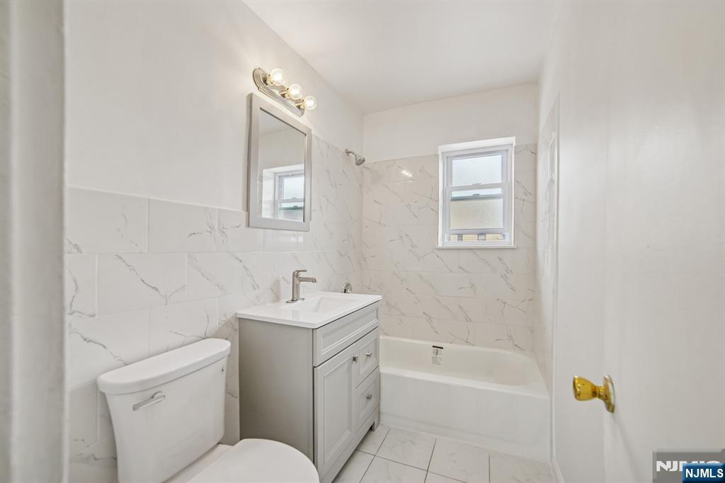 2430 8th Street #5B