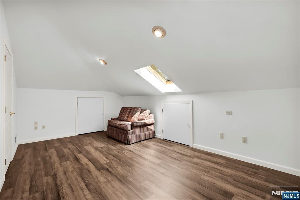 70 Forest Hills — photo 27