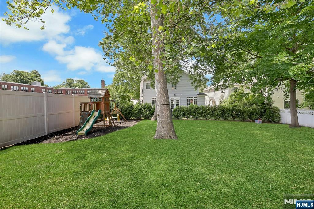 514 Rutland Avenue, Teaneck, NJ 07666 Listing Photo  32