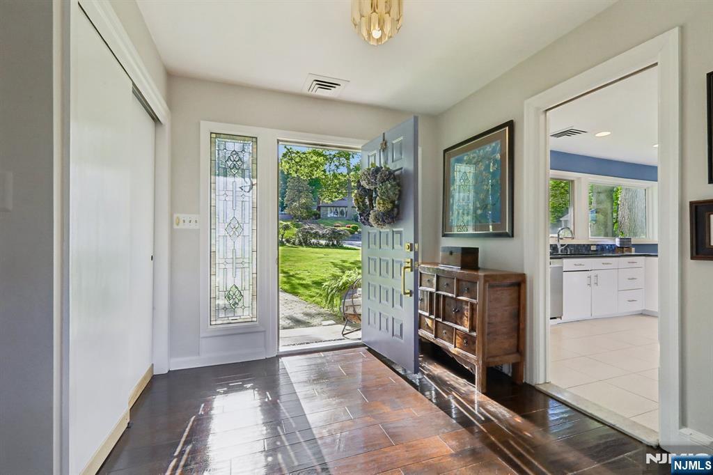 122 Sunrise Drive - Photo 5