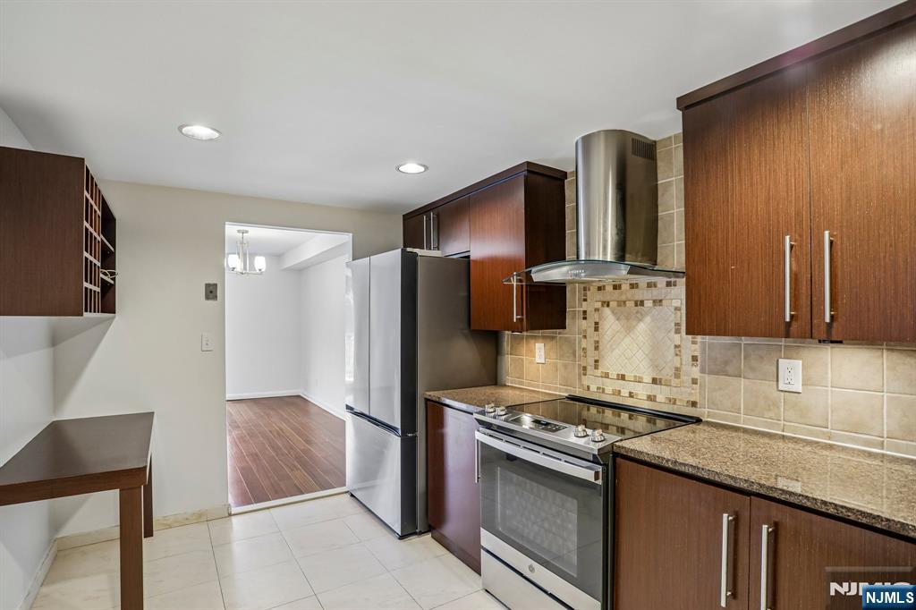 1077 River Road 1013 - Photo 11