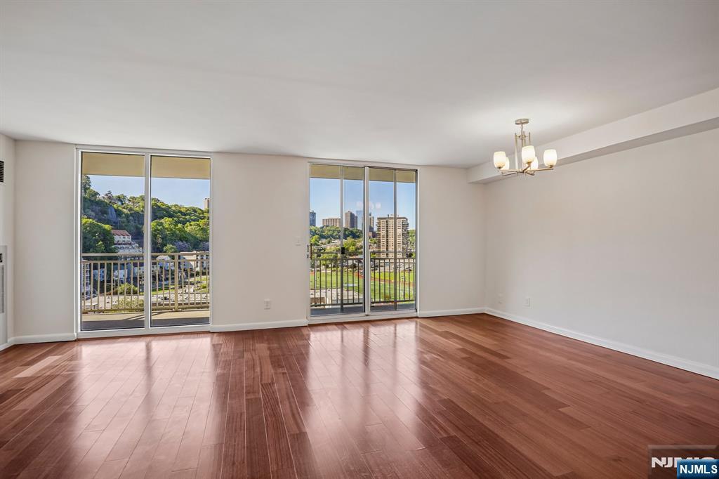 1077 River Road 1013 - Photo 4