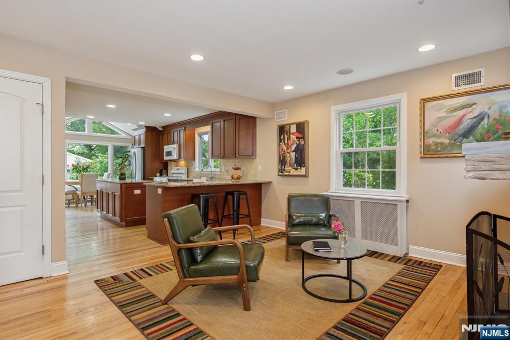 Homes for sale in Fair Lawn, NJ | 14 Bancroft Pl, Fair Lawn, NJ 07410 | MLS# 26017368