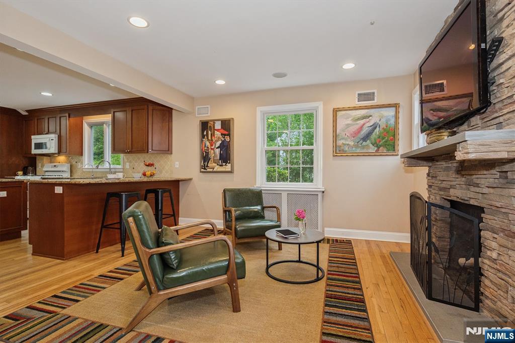 Homes for sale in Fair Lawn, NJ | 14 Bancroft Pl, Fair Lawn, NJ 07410 | MLS# 26017368