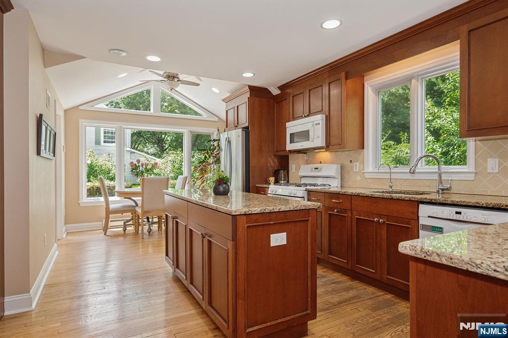 14 Bancroft Place - Photo 9