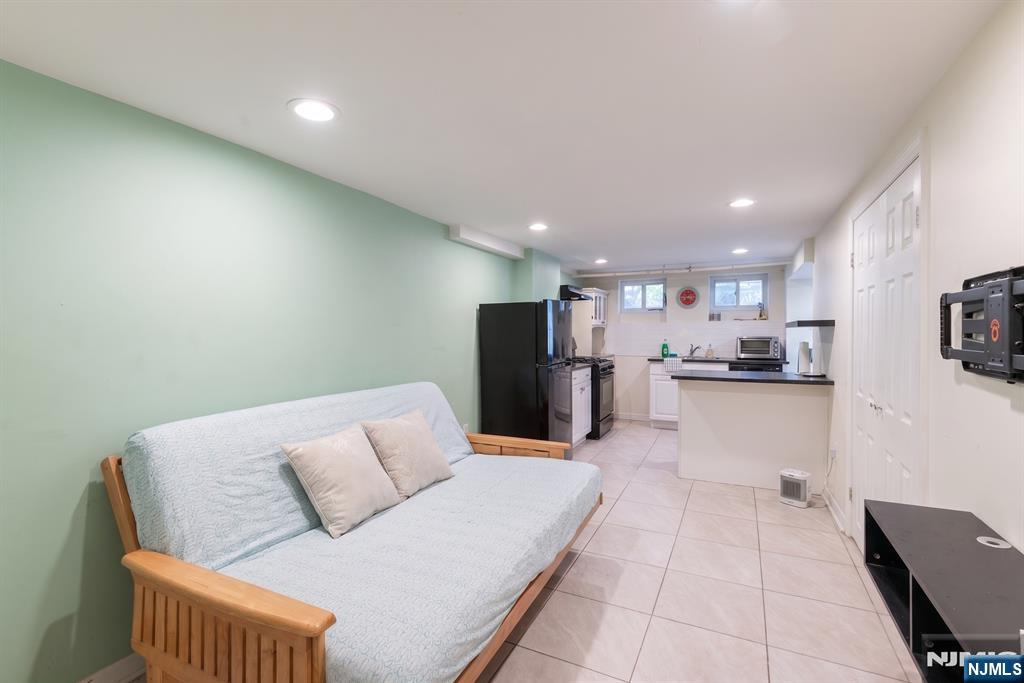 140A Clendenny Avenue - Photo 2