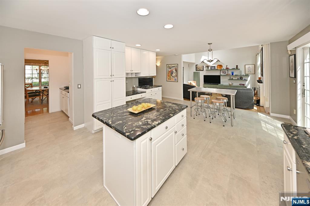 Homes for sale in Hillsdale, NJ | 6 Schill Pl, Hillsdale, NJ 07642